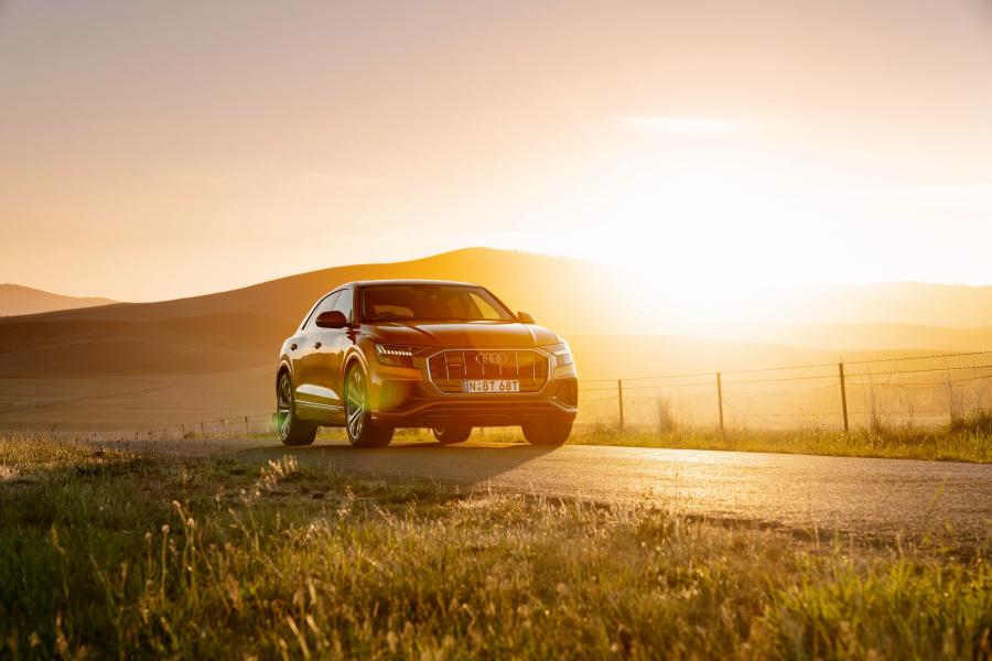  Audi Q8 55 TFSI Quattro S-Line 2018 года  (AU) (фото 7 из 40)